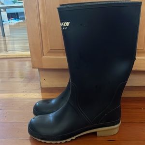 Lightly worn BAFFIN rain boots black Made in Canada